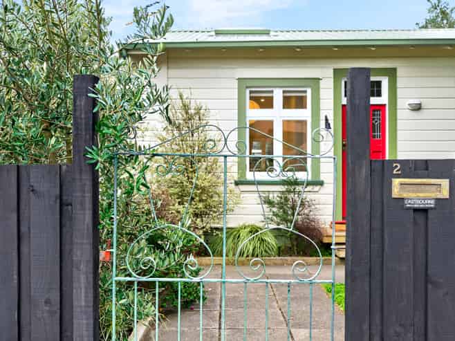2 Ngaio Street, Eastbourne