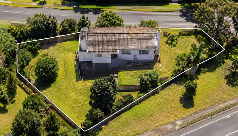 571 East Coast Road, Browns Bay