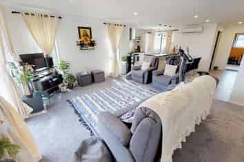 8 Peckham Lane , Ashhurst