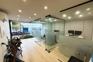 A RARE REMUERA OFFICE
