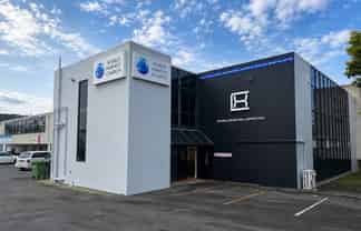 250M² HIGH-PROFILE FIRST FLOOR OFFICE
