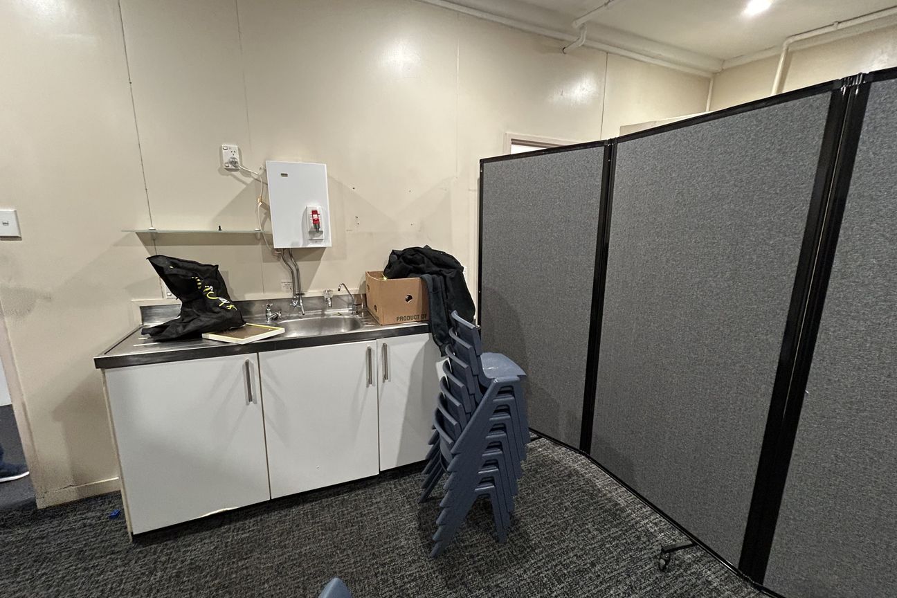 Workshop and Offices - Bild 5
