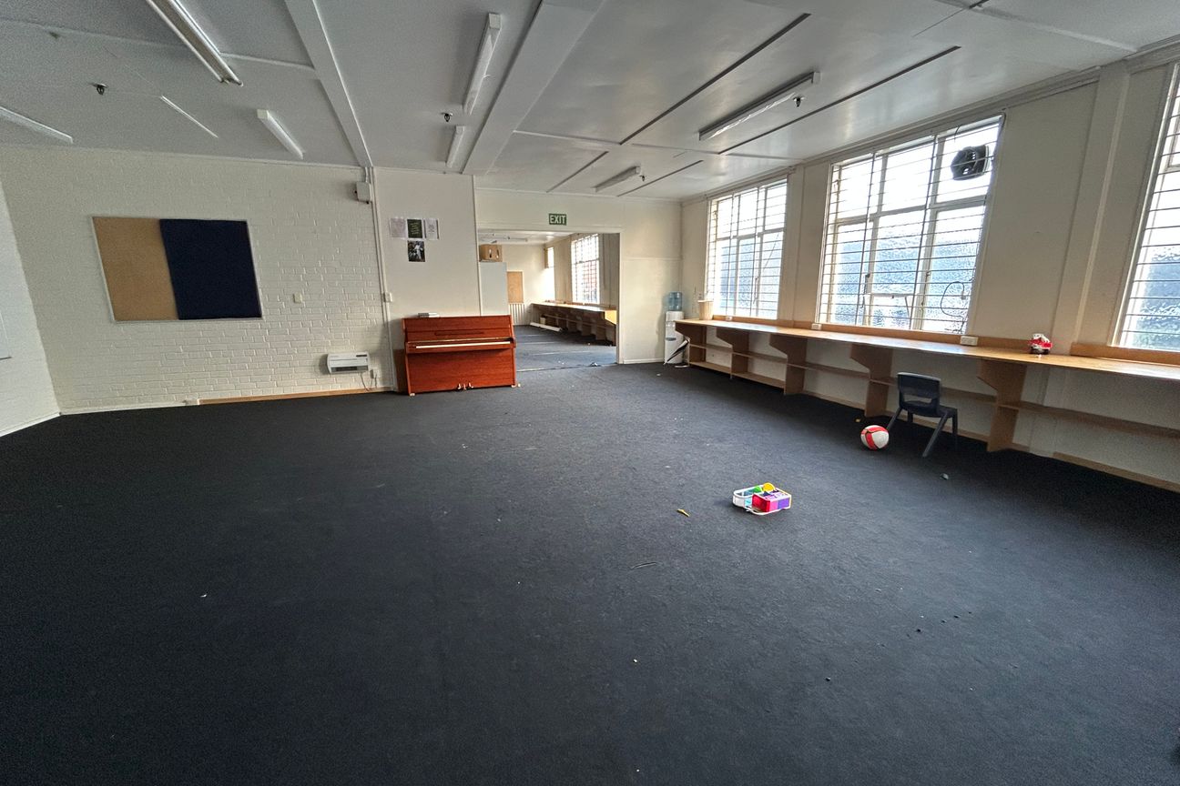Workshop and Offices - Fler