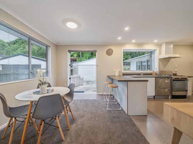44 Waipounamu Drive, Kelson