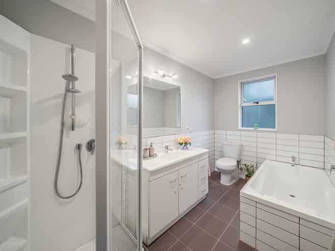 44 Waipounamu Drive, Kelson