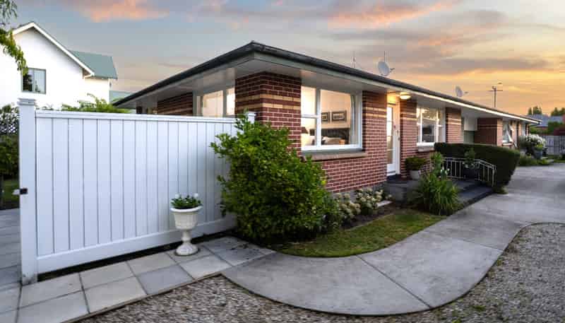 2/10 Bretts Road, Saint Albans