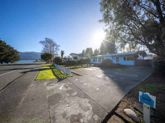 14 Lakefront Drive, Te Anau