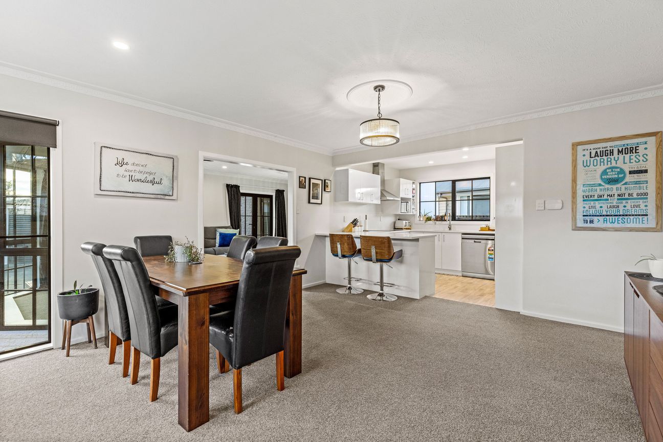 Built for Family, Positioned for Lifestyle! - Widok 5