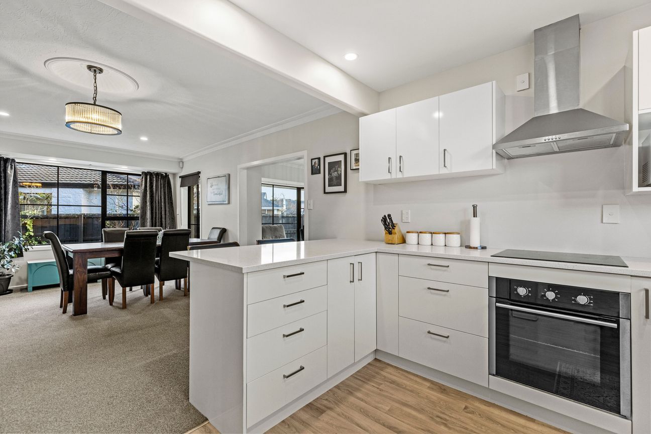 Built for Family, Positioned for Lifestyle! - Widok 3