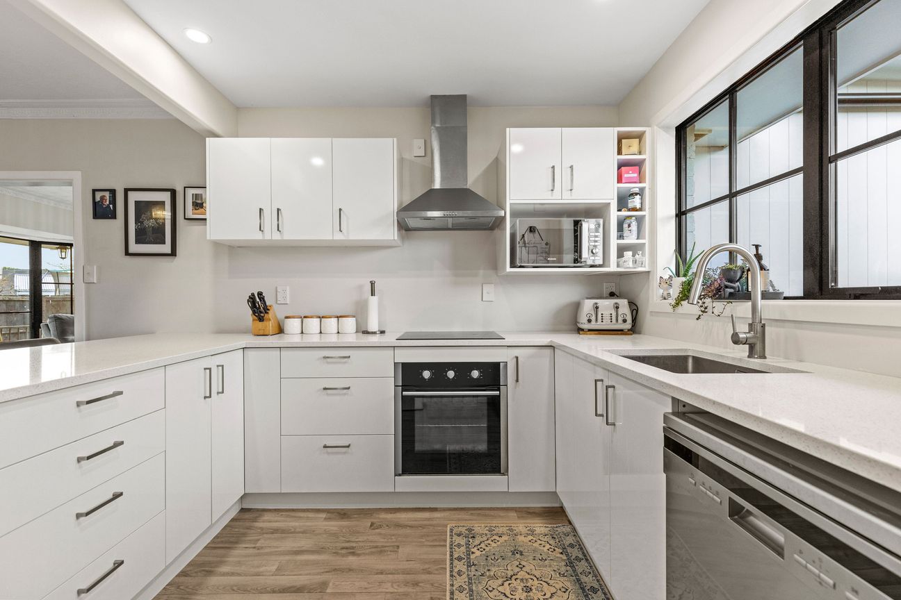 Built for Family, Positioned for Lifestyle! - Widok 2