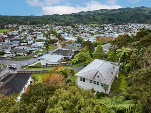 27 Pencarrow Crescent, Wainuiomata