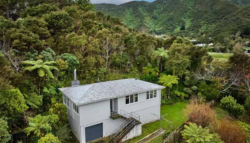 27 Pencarrow Crescent, Wainuiomata