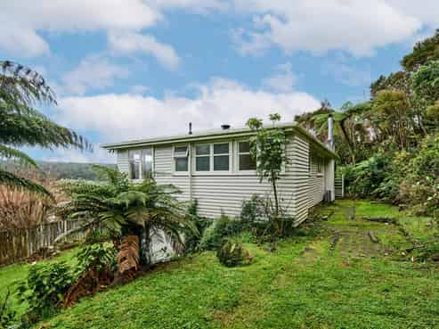 27 Pencarrow Crescent, Wainuiomata