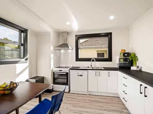 16 Crammond Avenue, Corstorphine