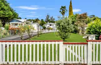 16 Milne Street, Hunterville