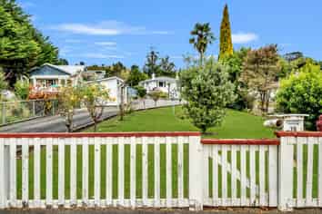 16 Milne Street, Hunterville
