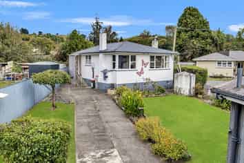 16 Milne Street, Hunterville