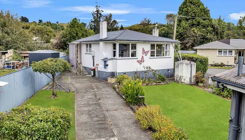 16 Milne Street, Hunterville