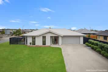 22 Sandstone Crescent, Rolleston