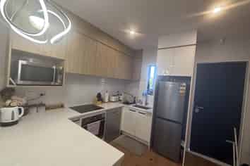 12/10 Newington Road, Henderson