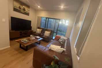 12/10 Newington Road, Henderson