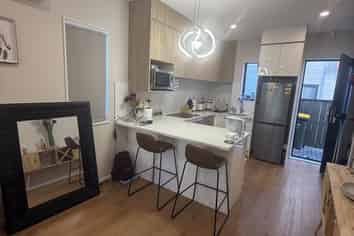 12/10 Newington Road, Henderson