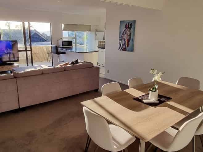 11 Rahopara Street, Castor Bay