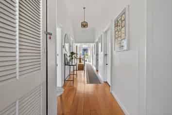 2A/24 West End Road, Herne Bay