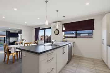 12 Lloyds Close, Rolleston