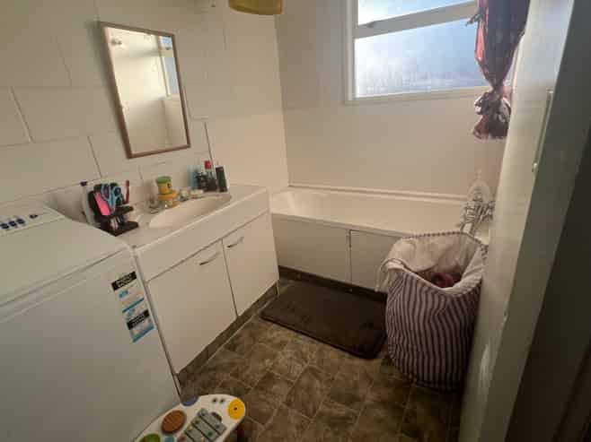 1/2a Cameron Road, Hamilton East