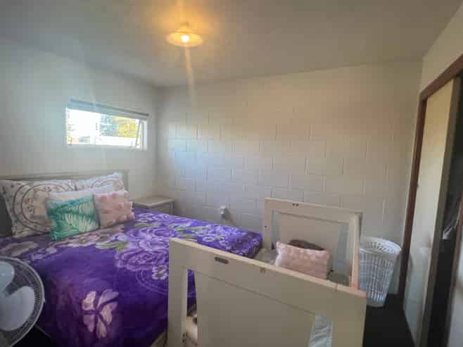 1/2a Cameron Road, Hamilton East