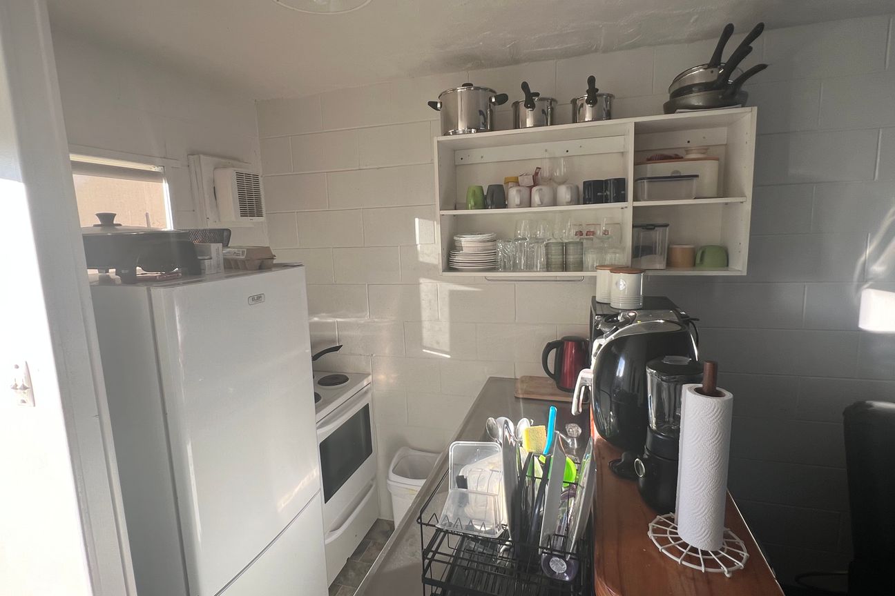 1-bedroom downstairs unit for rent! - Widok 2