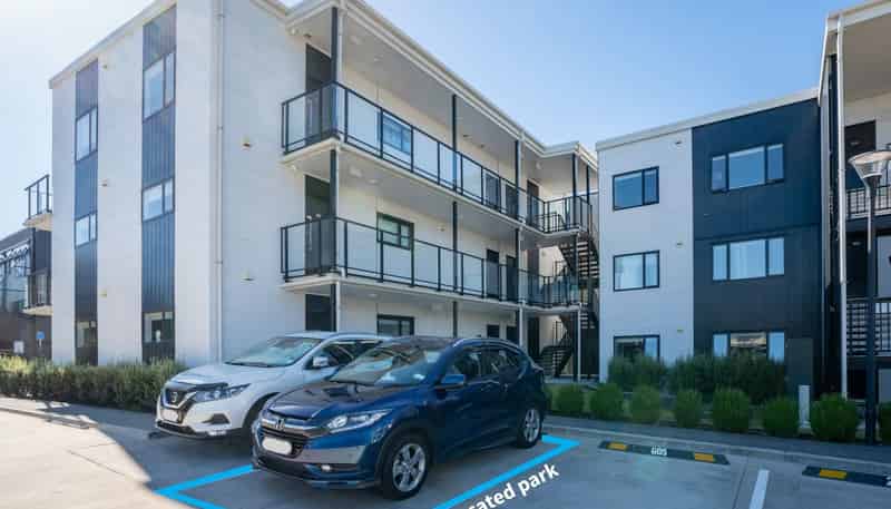 G04/17 Vialou Street, Hamilton Central