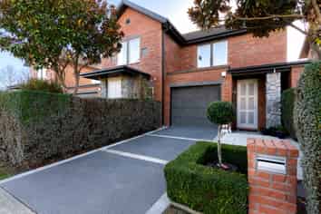 7 Henley Green, Northwood