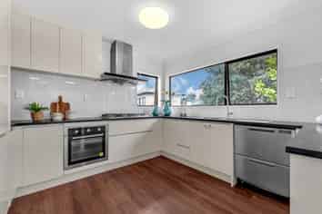 1/16 Parramatta Place, Botany Downs