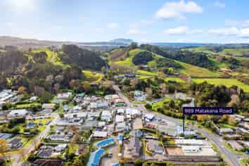 Main road position in Matakana