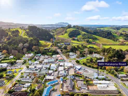 Main road position in Matakana