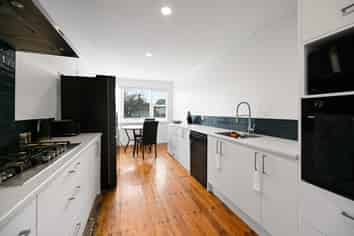 44 Bruce Avenue, Glenview