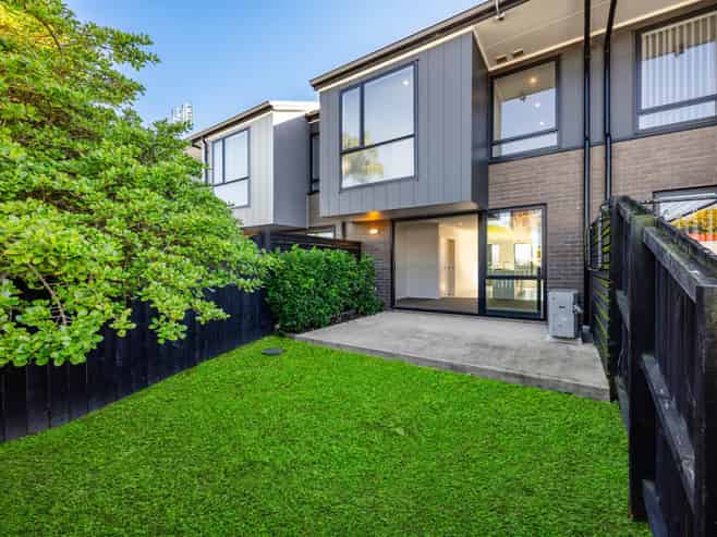 15 Paapaakiri Loop, Takanini