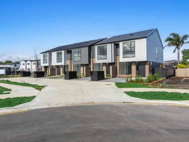 15 Paapaakiri Loop, Takanini