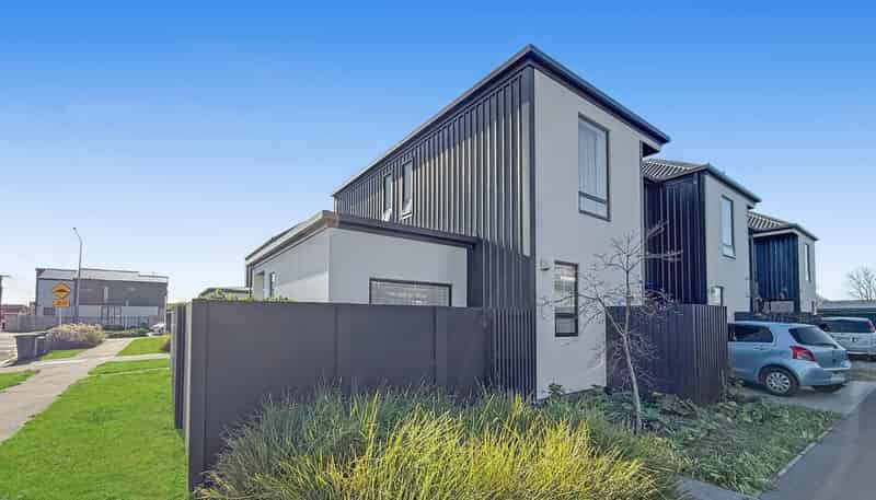 122 Warden St, Shirley