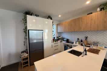 122 Warden St, Shirley