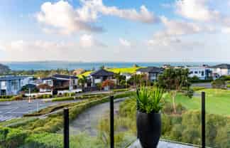 9 Coastview Lane, Long Bay