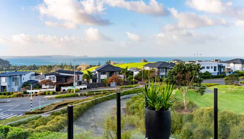 9 Coastview Lane, Long Bay