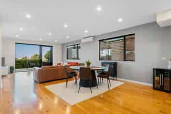 9 Coastview Lane, Long Bay