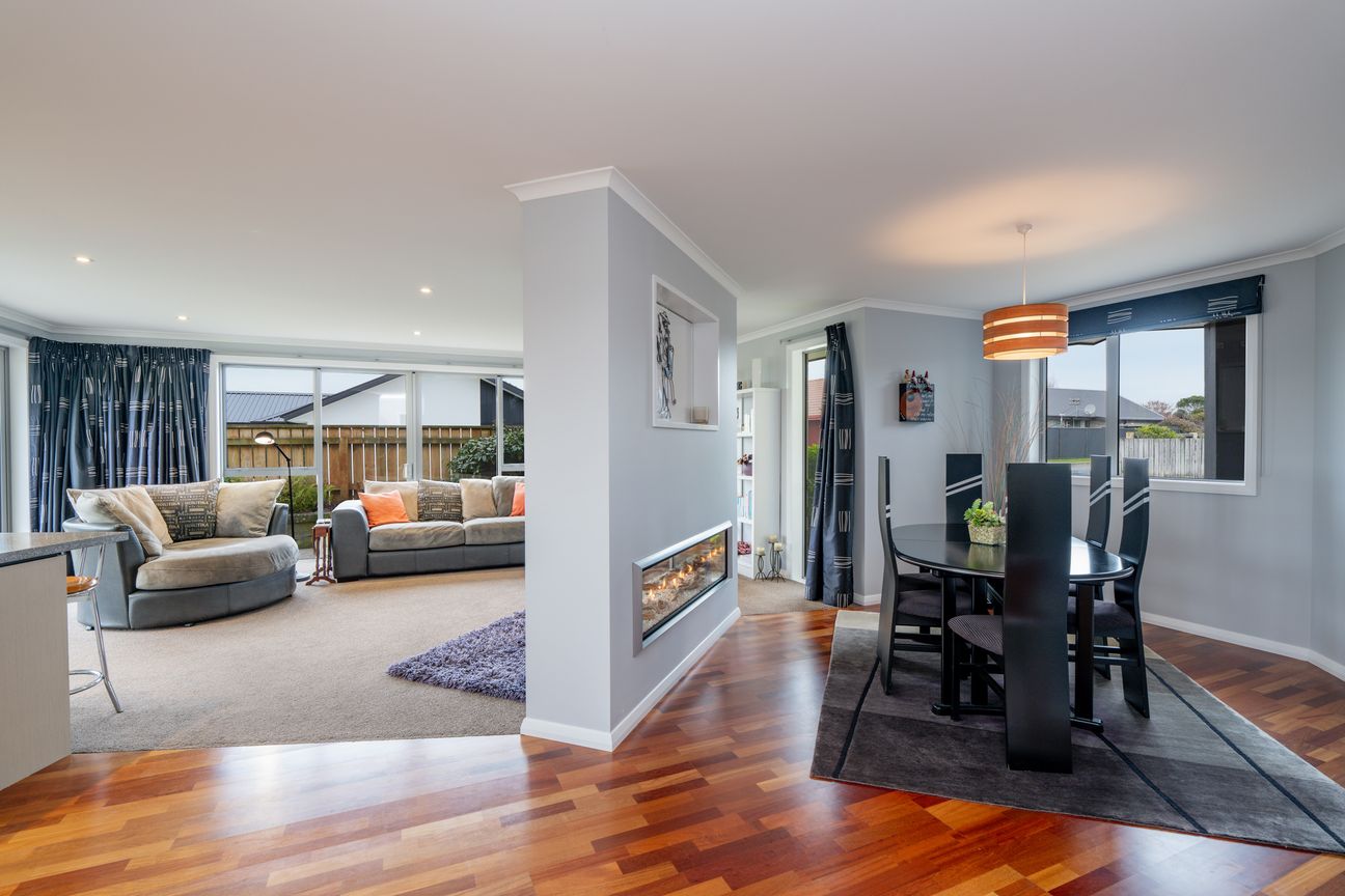 Clever Design Meets Practical Luxury in Rosedale – další