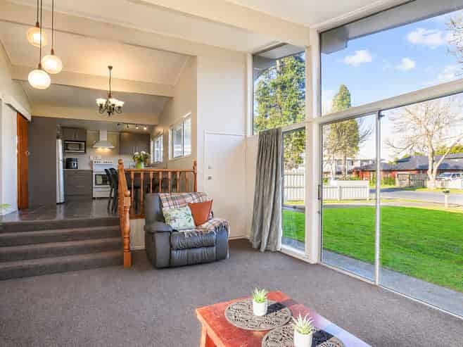 76 Oakfield Crescent, Pukete