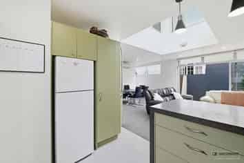 32B Elizabeth Street, Victoria