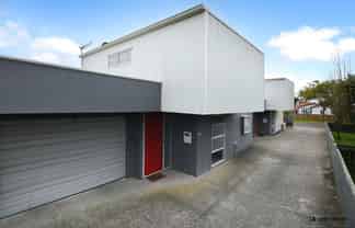 32B Elizabeth Street, Victoria