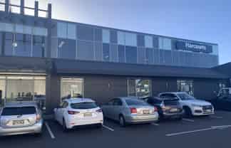 High-Profile Large Format Opportunity on Lunn Ave